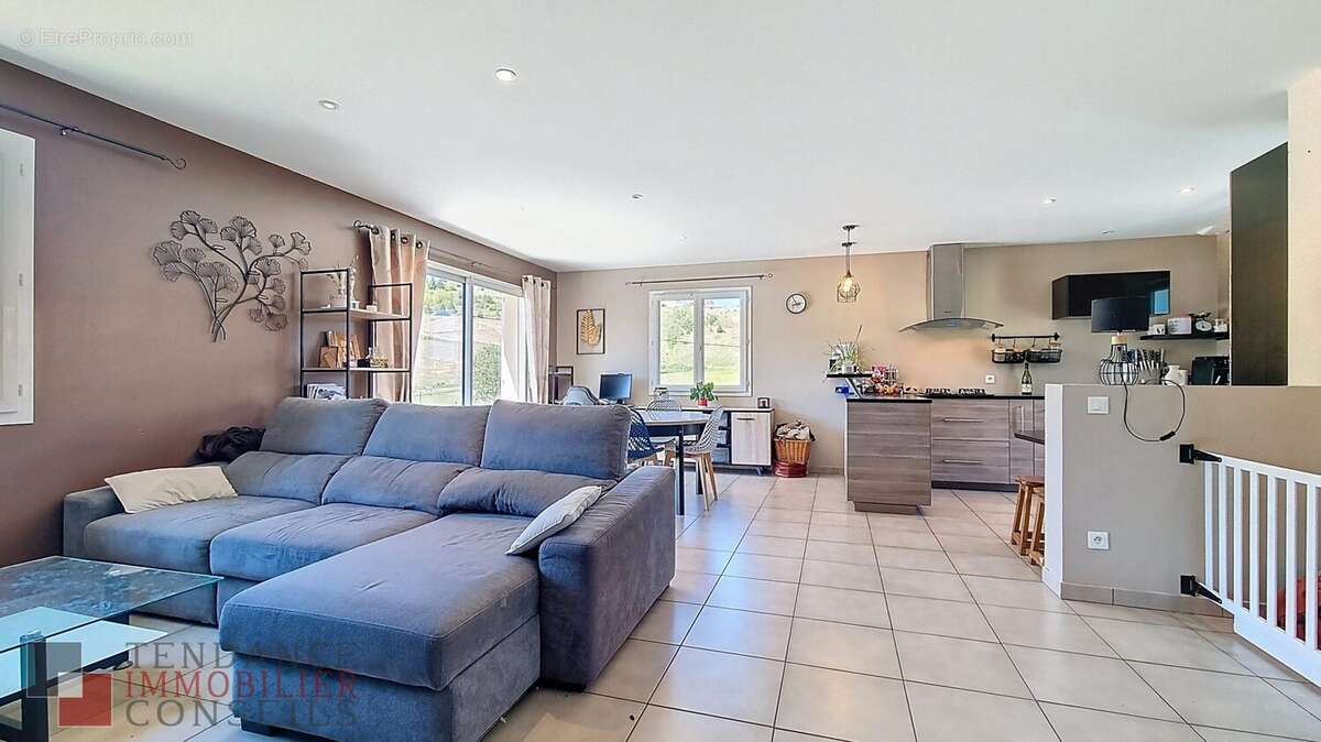 Maison à VAUX-EN-BEAUJOLAIS