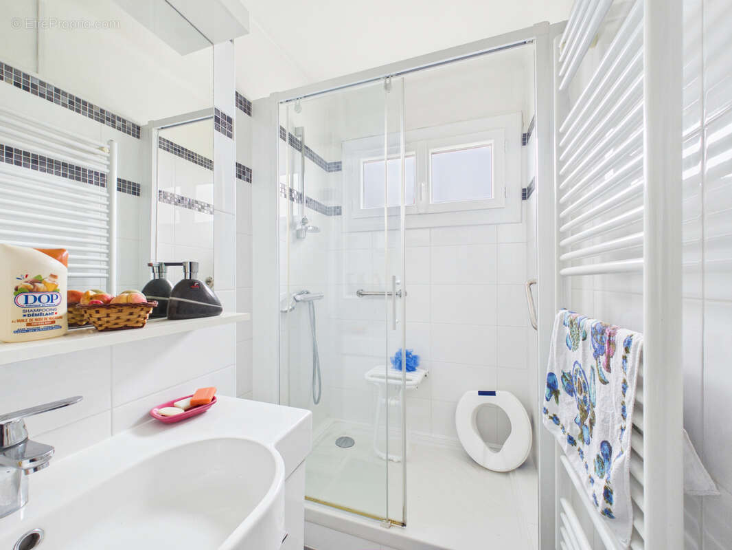 Appartement à SARTROUVILLE