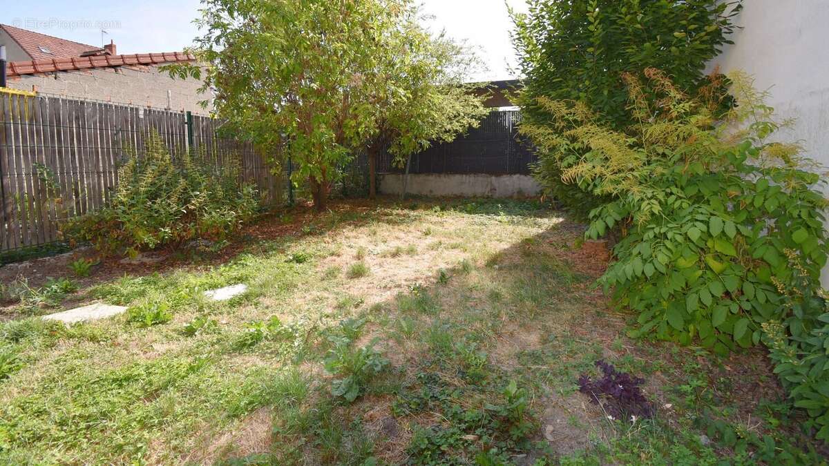 Maison de ville à vendre à Vichy, 3 chambres et bureau, garage et jardin. - photo 19