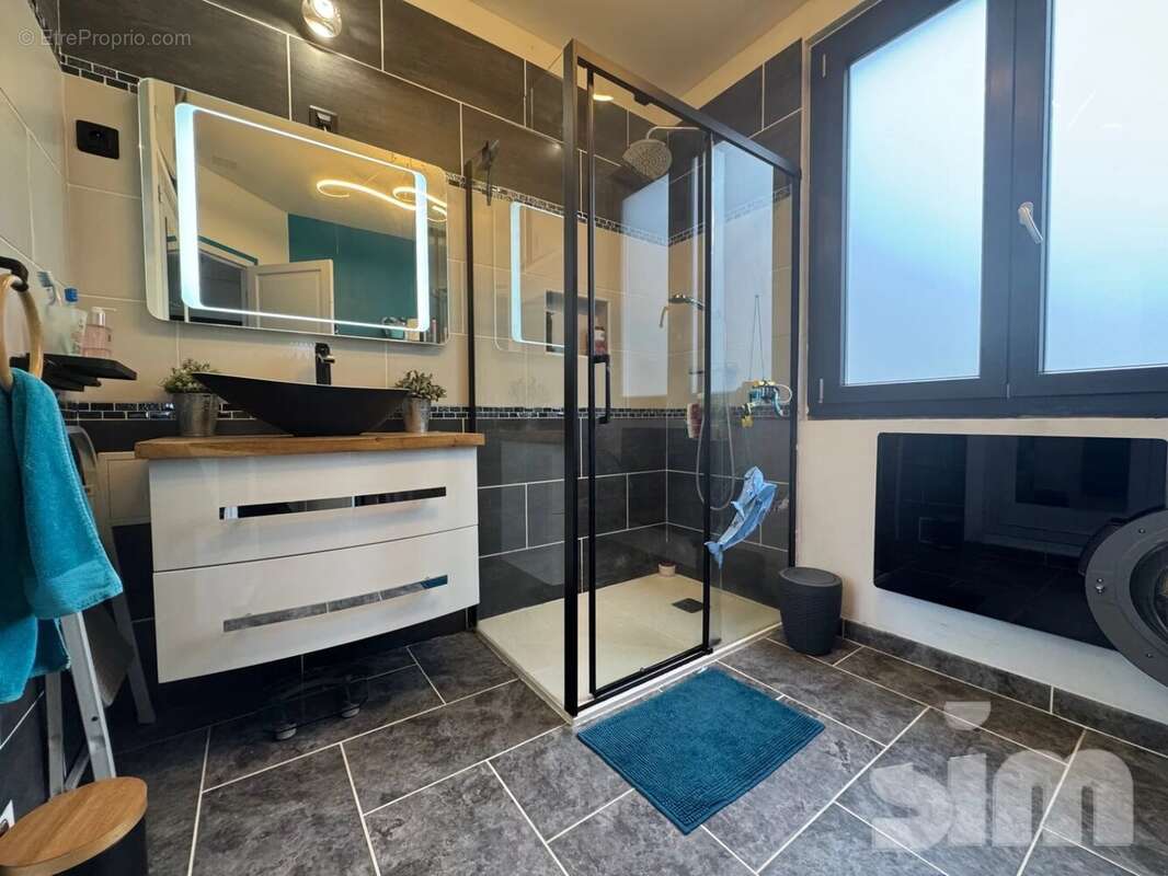 Maison à VAIRES-SUR-MARNE