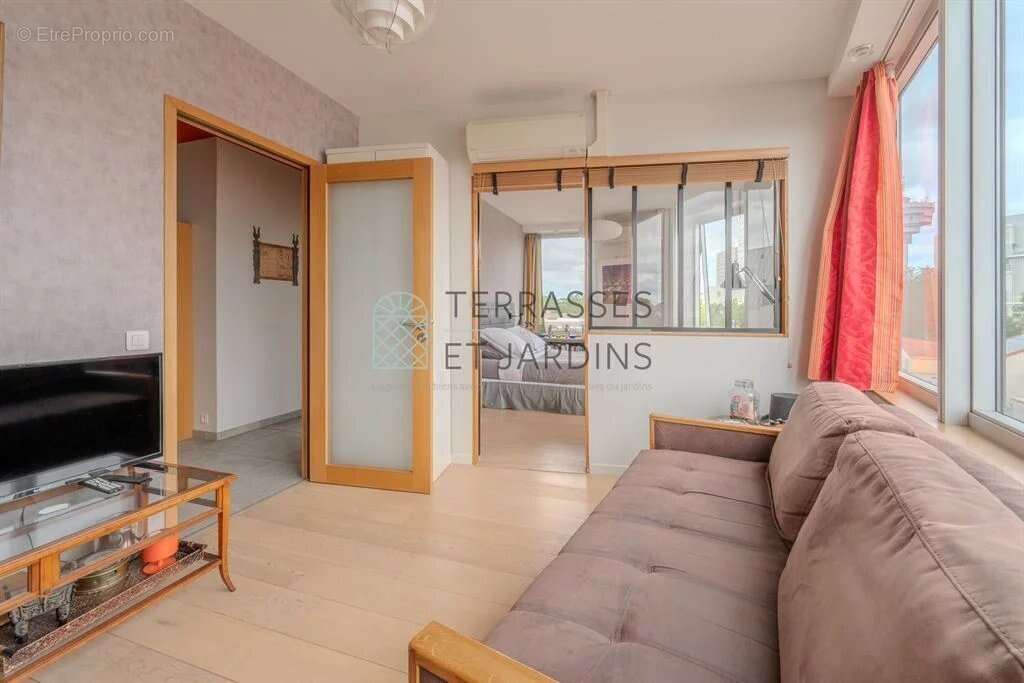 Appartement à LES LILAS