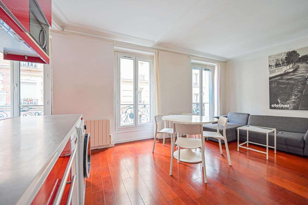 Appartement à PARIS-17E