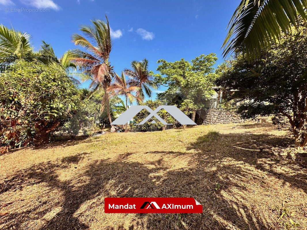 Terrain à L&#039;ETANG-SALE