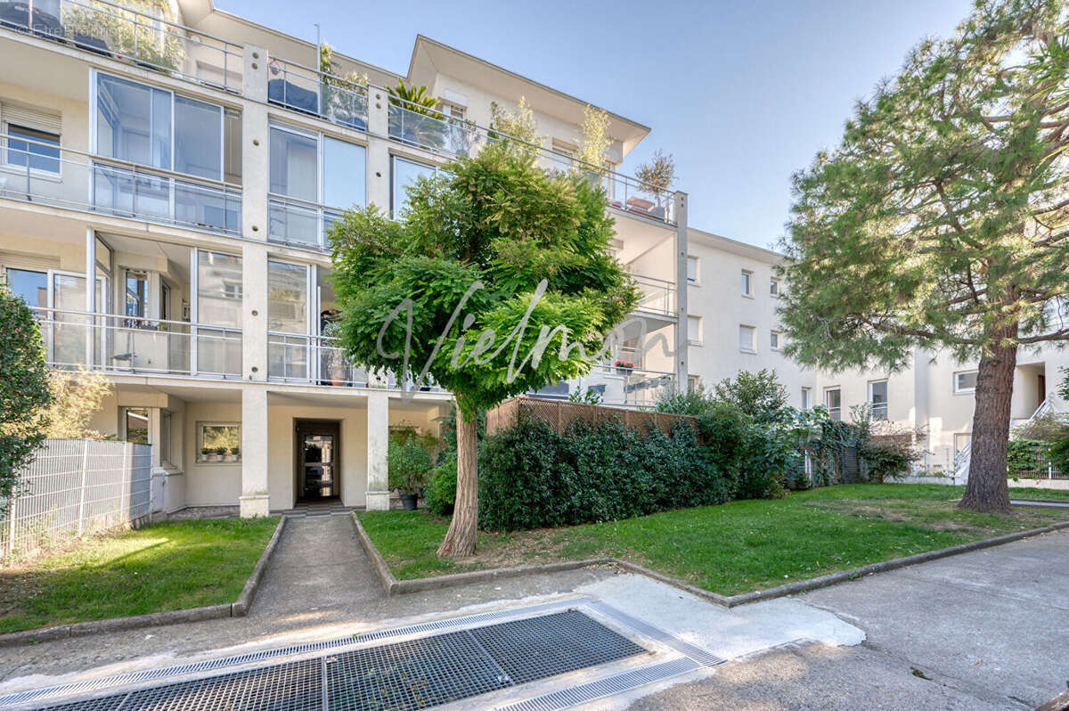 Appartement à ISSY-LES-MOULINEAUX