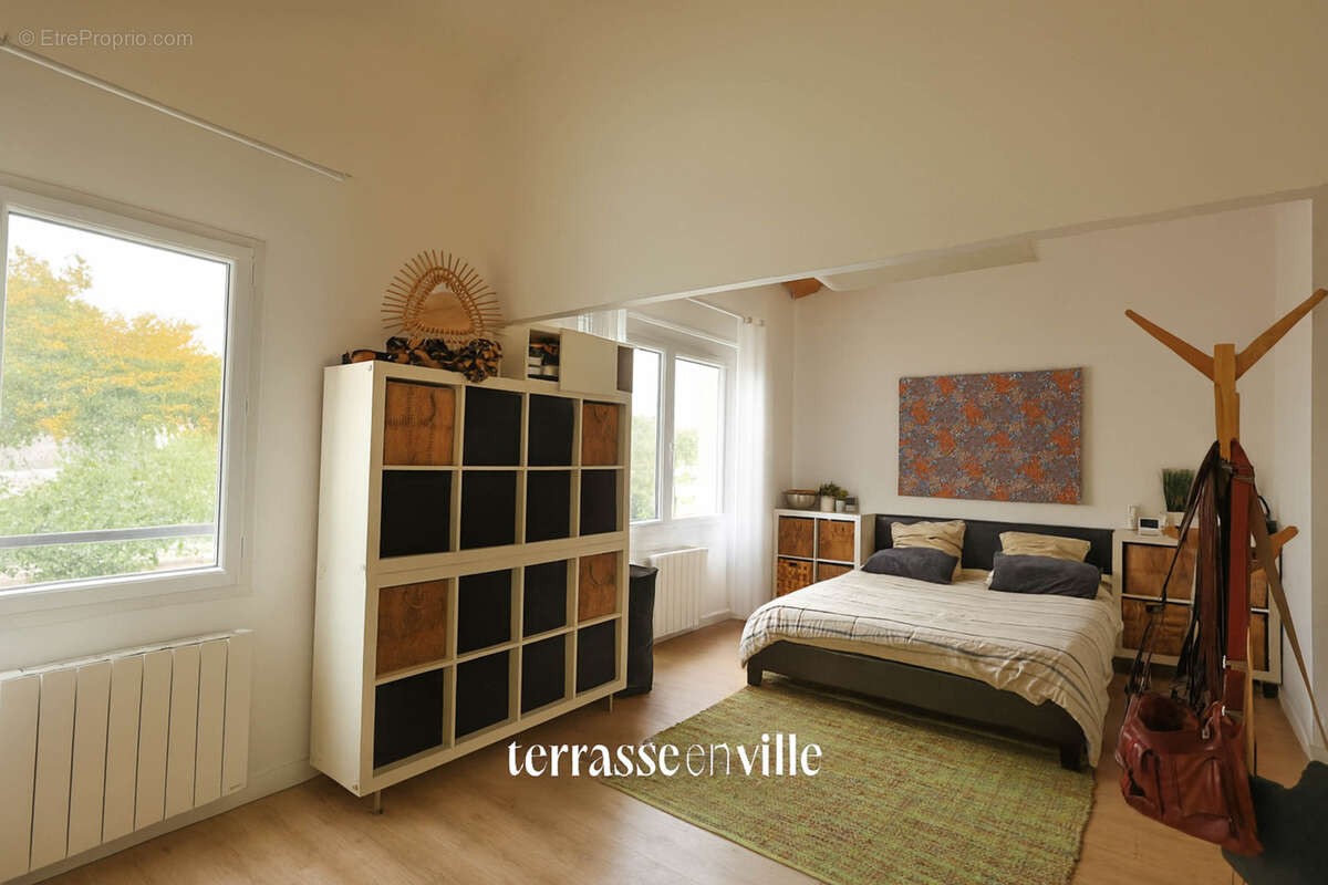 Maison à SIMIANE-COLLONGUE