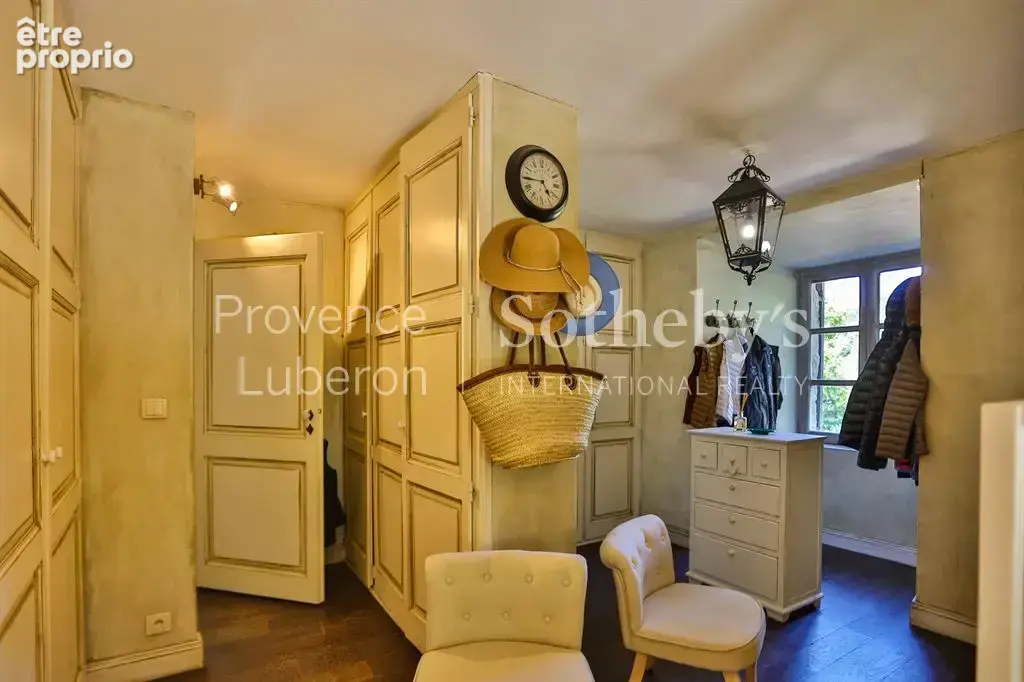 Bastide de Prestige avec piscine et terrain de 104 hectares en Provence - photo 14