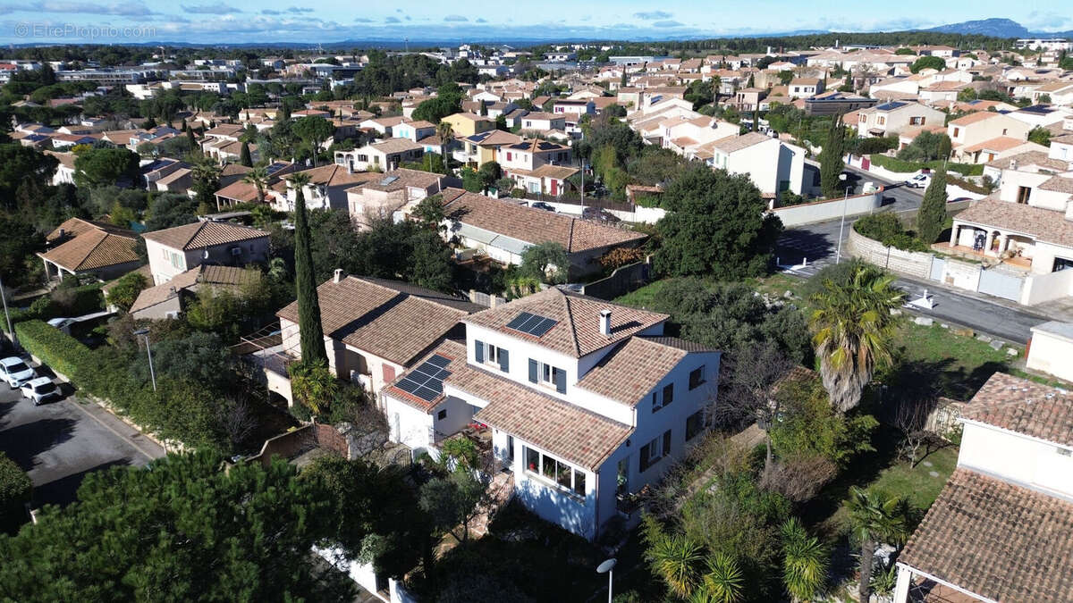Maison 160 m² à Castelnau-Le-Lez  - photo 2