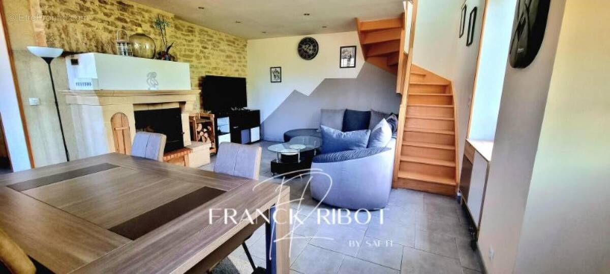 Photo 1 - Maison à SAVIGNY-EN-TERRE-PLAINE