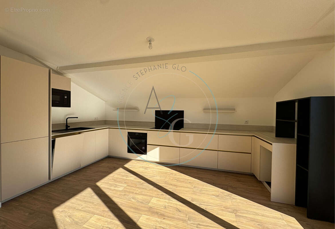 Appartement à COGOLIN