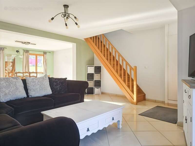 Maison à VILLAINES-SOUS-LUCE