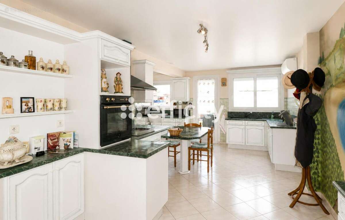 Maison 154 m² à Meschers-Sur-Gironde  - photo 7