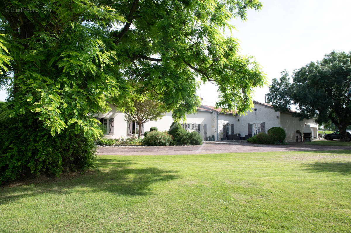 Maison à LADIVILLE