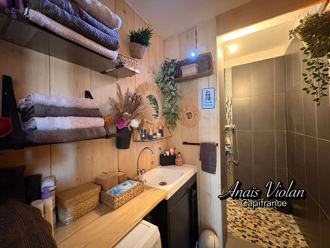Maison familiale avec jardin et terrasse à vendre 7 pièces de 157 m² à SAINT MATHIEU DE TREVIERS (34) - photo 7