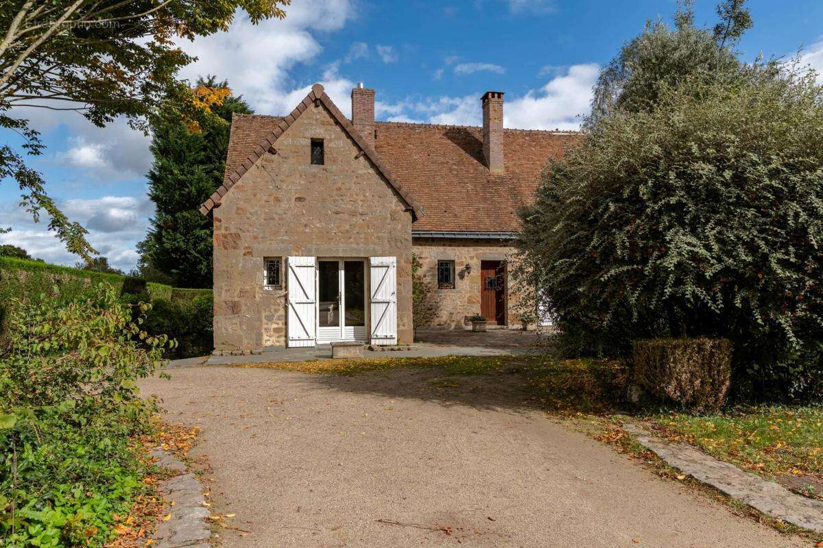 Maison à FRESNAY-SUR-SARTHE