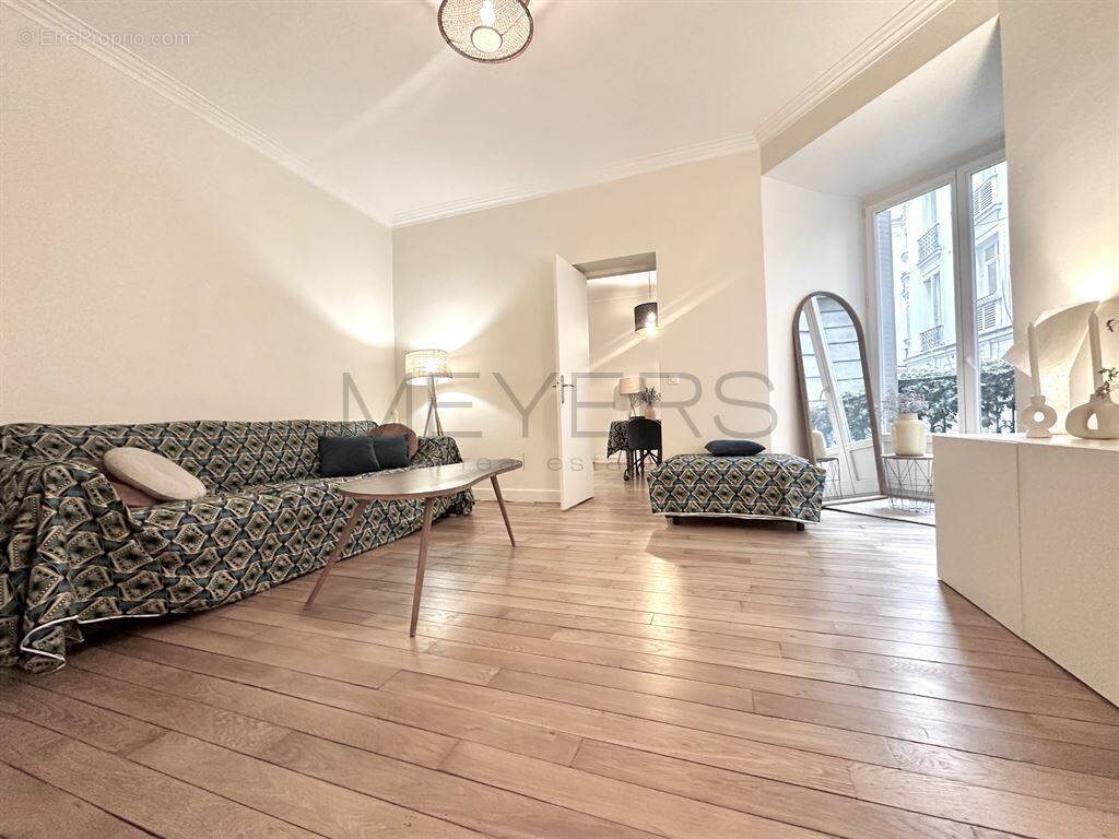 Appartement à NEUILLY-SUR-SEINE