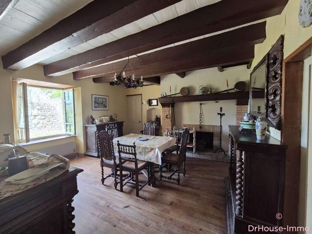 Maison 128 m² à Cunlhat  - photo 2
