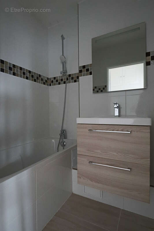 Appartement à LES PAVILLONS-SOUS-BOIS