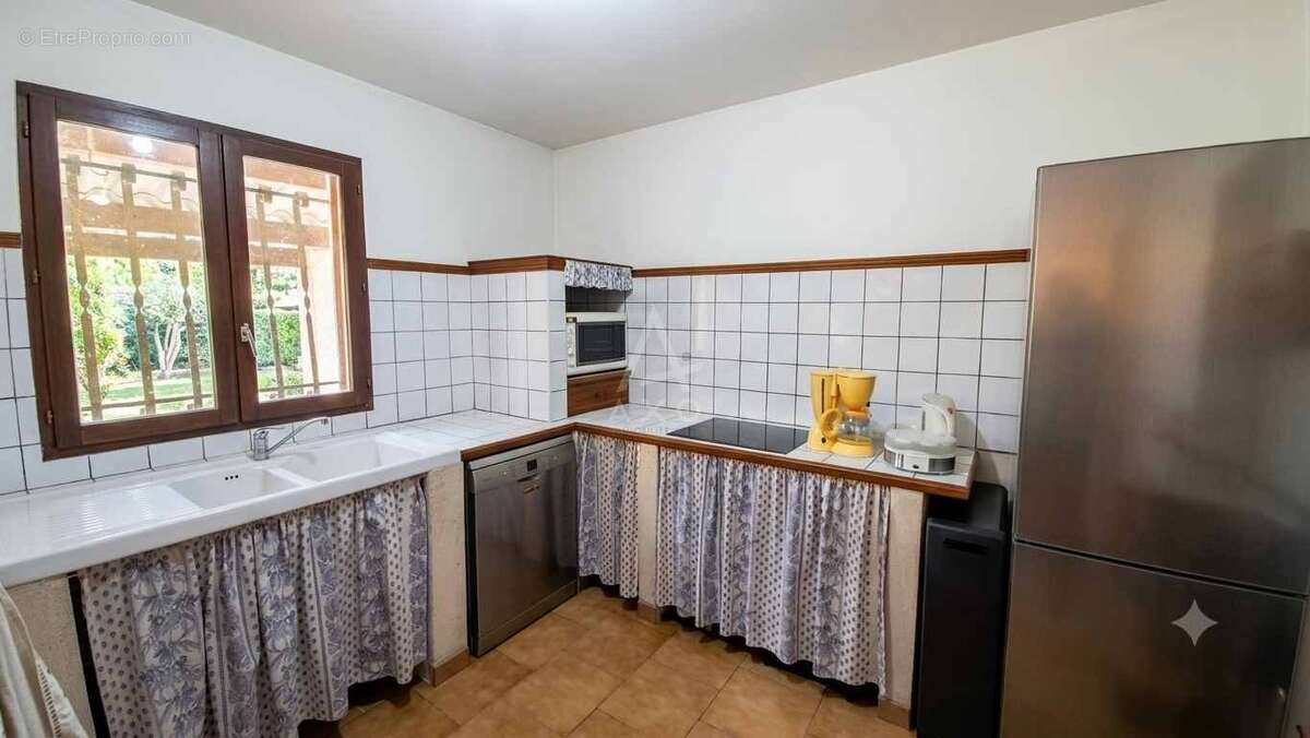 Villa familiale 4 chambres à ARLES - photo 8