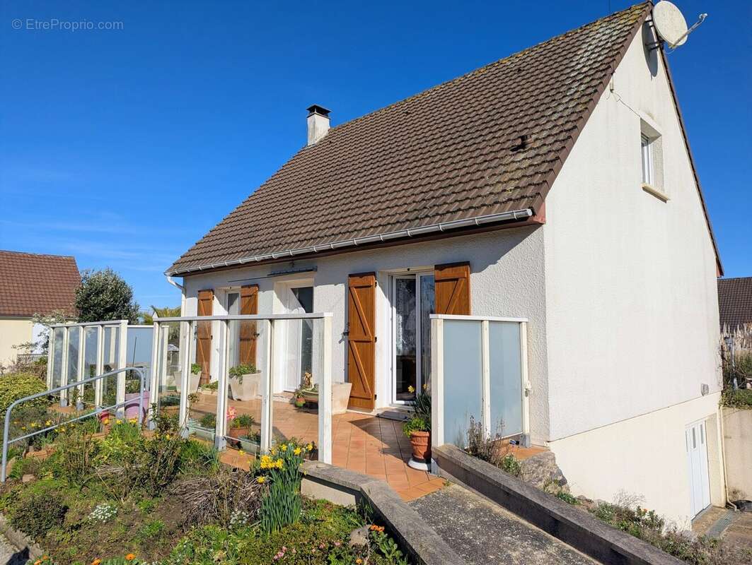 façade avant - Maison à GRANDCAMP-MAISY