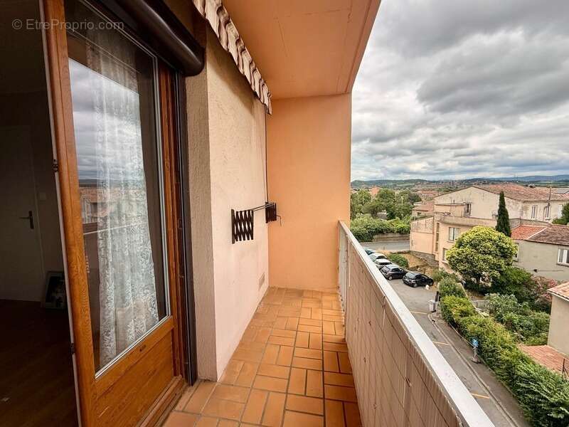 Rare à la vente : Appartement à vendre 4 pièces avec vue d'exception sur la cité de Carcassonne. Prix de vente : 124200€ - photo 6