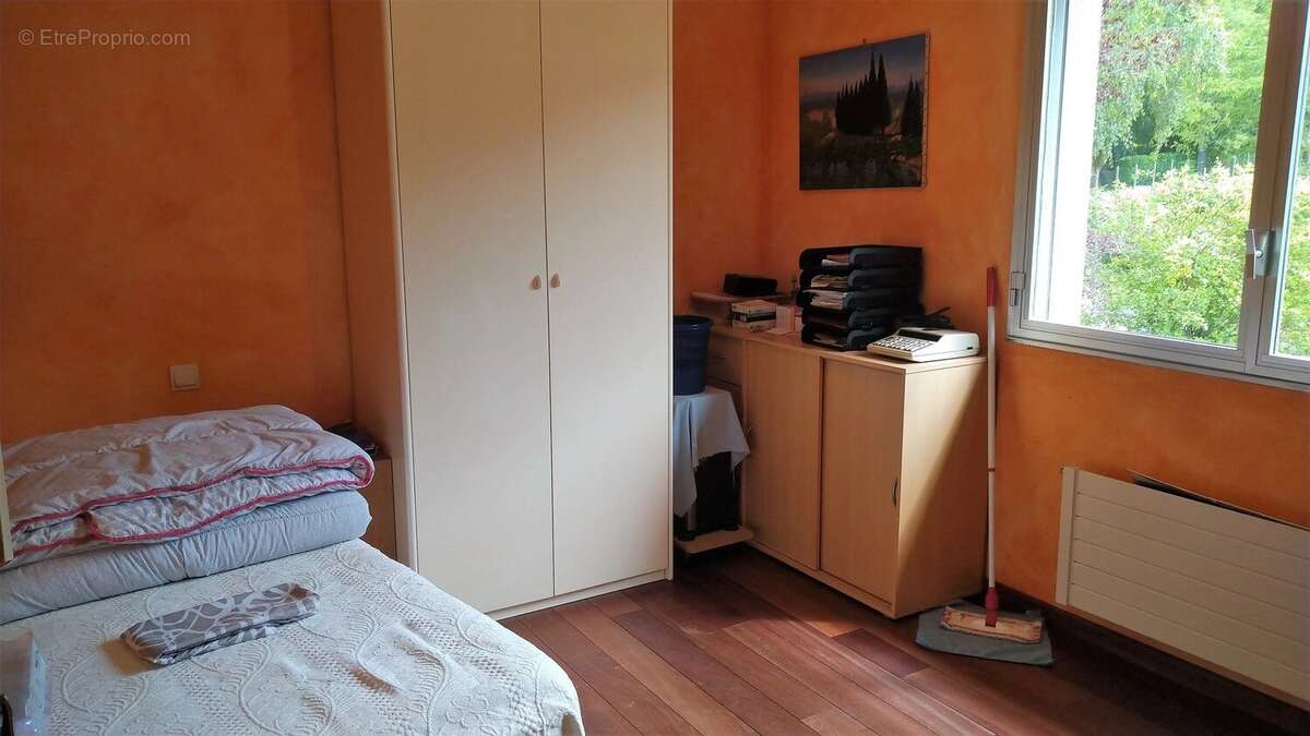 Maison à MONCOUTANT