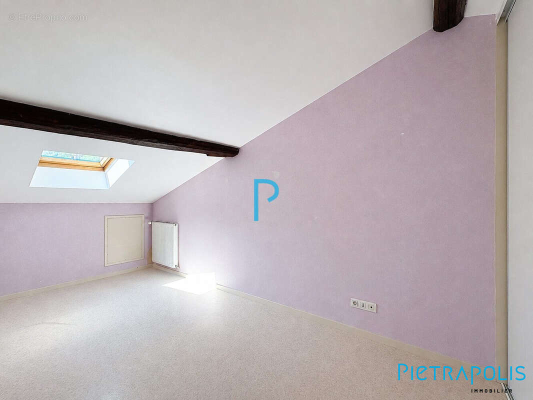 Appartement 277 m² à Tarare  - photo 9