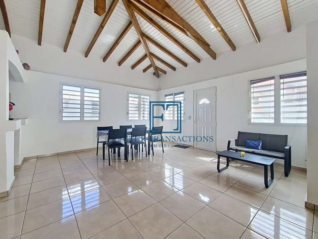 Maison à LE GOSIER