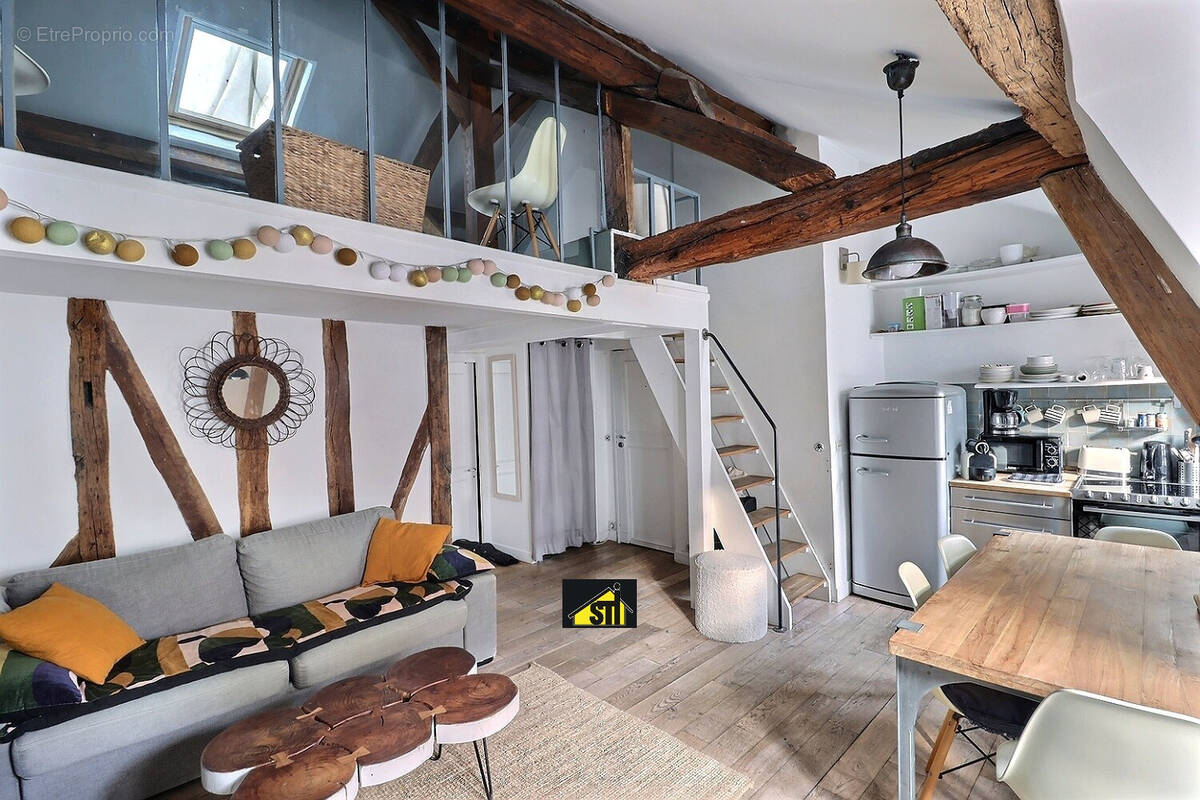 Appartement à PARIS-14E