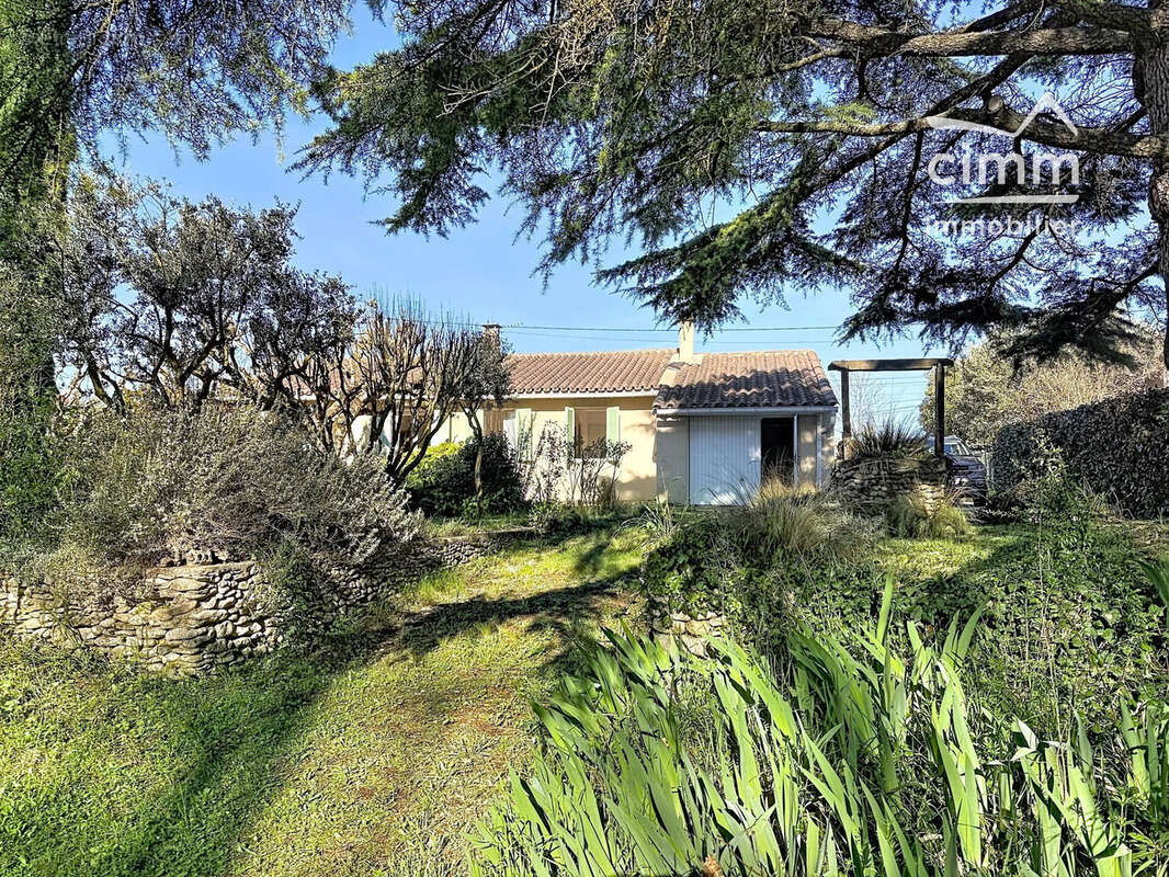 Maison à PERNES-LES-FONTAINES