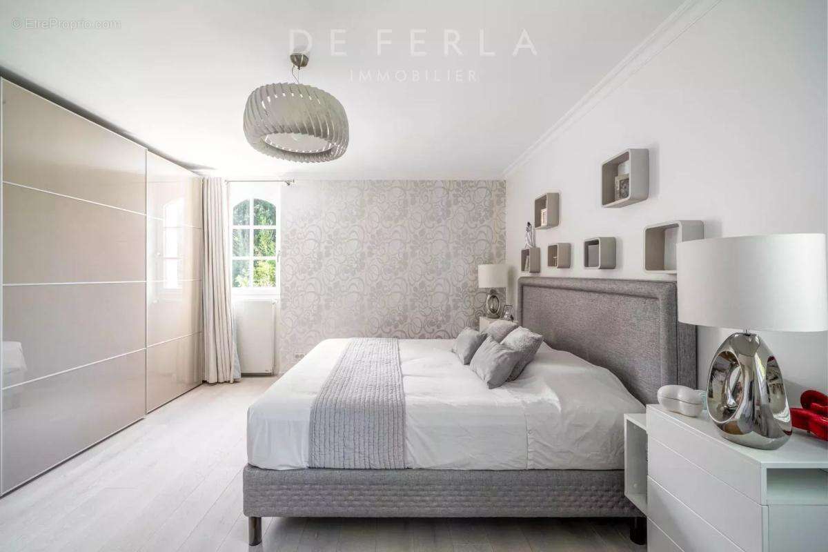 Garches - Villa d'exception 370m2 - Golf de Saint-Cloud - photo 10