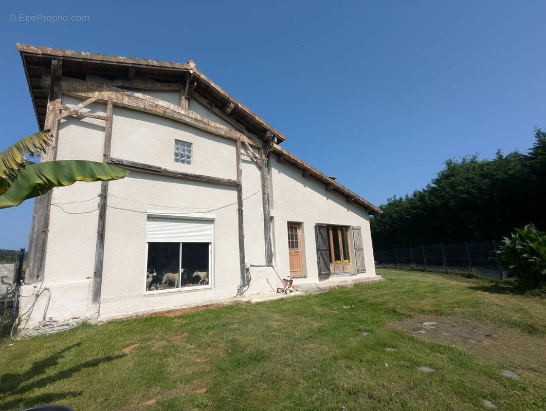 Maison à AILLAS