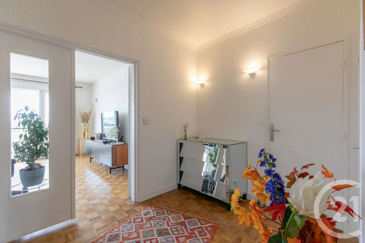 Appartement à SAINT-MAUR-DES-FOSSES