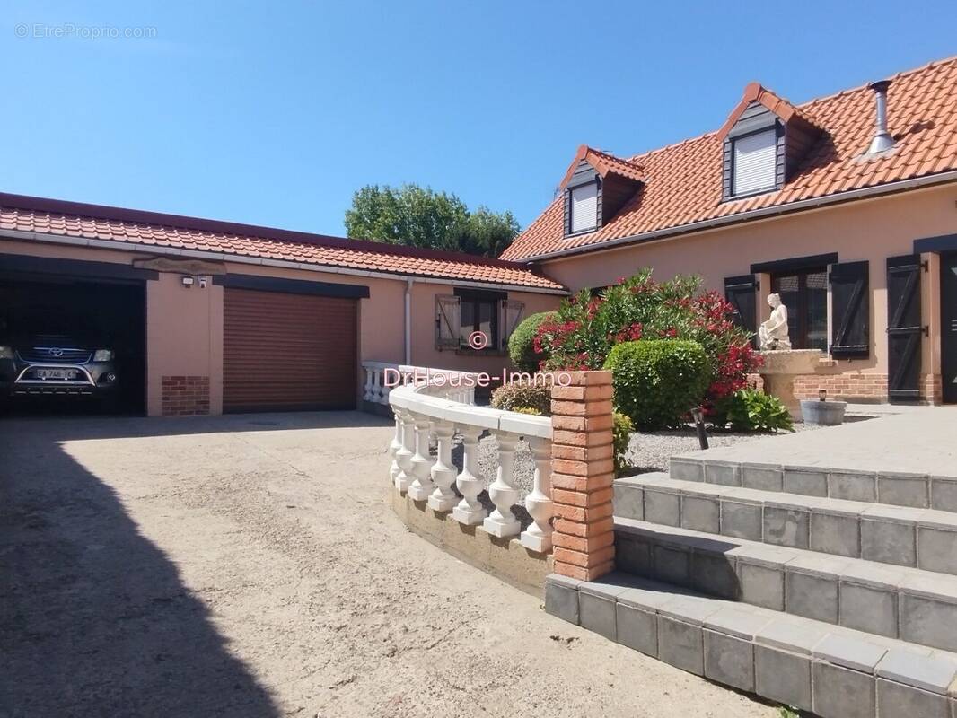 Maison 11 pièces 169 m² · à Pihem · 169 m² · 228 000 €