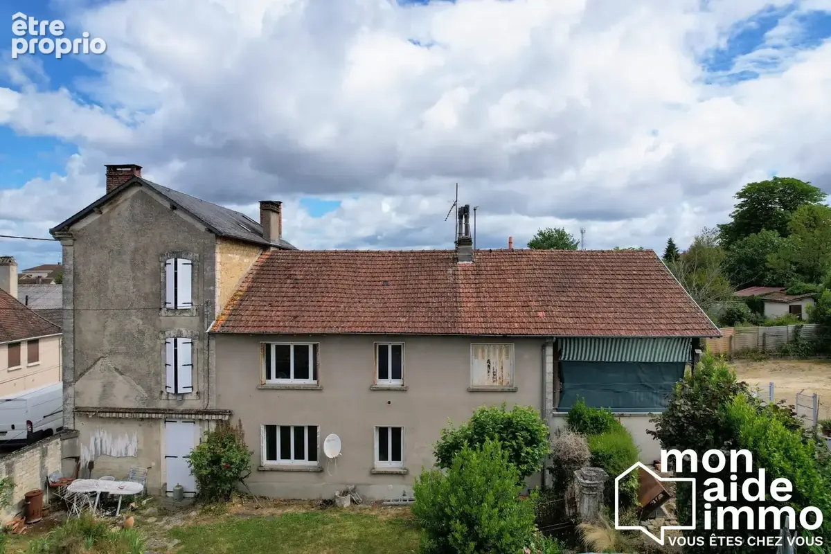 Maison 325 m² à Thiviers  - photo 2