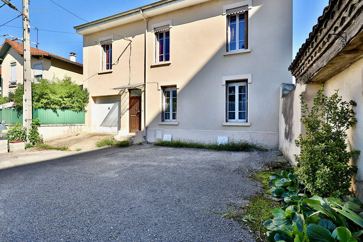 Maison à VILLEURBANNE