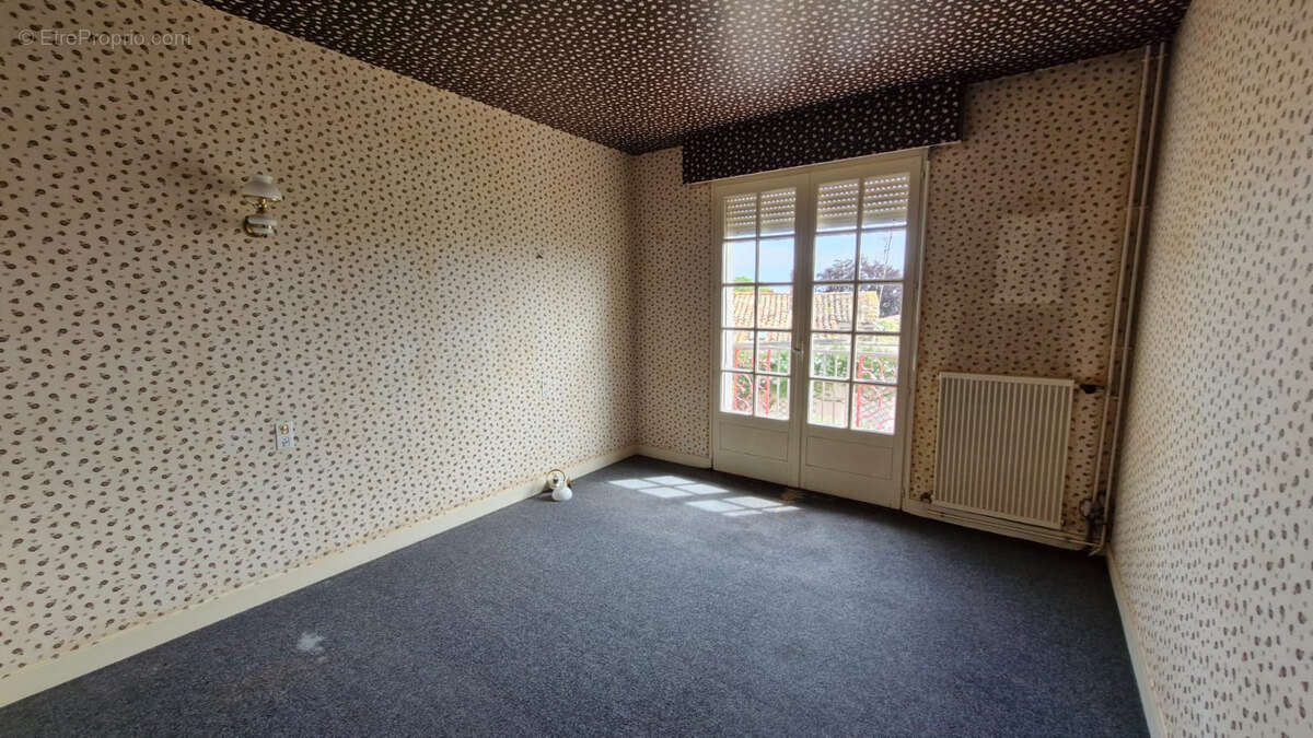 Maison à MORTAGNE-SUR-GIRONDE