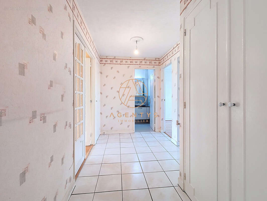 Appartement à SAINT-MAUR-DES-FOSSES