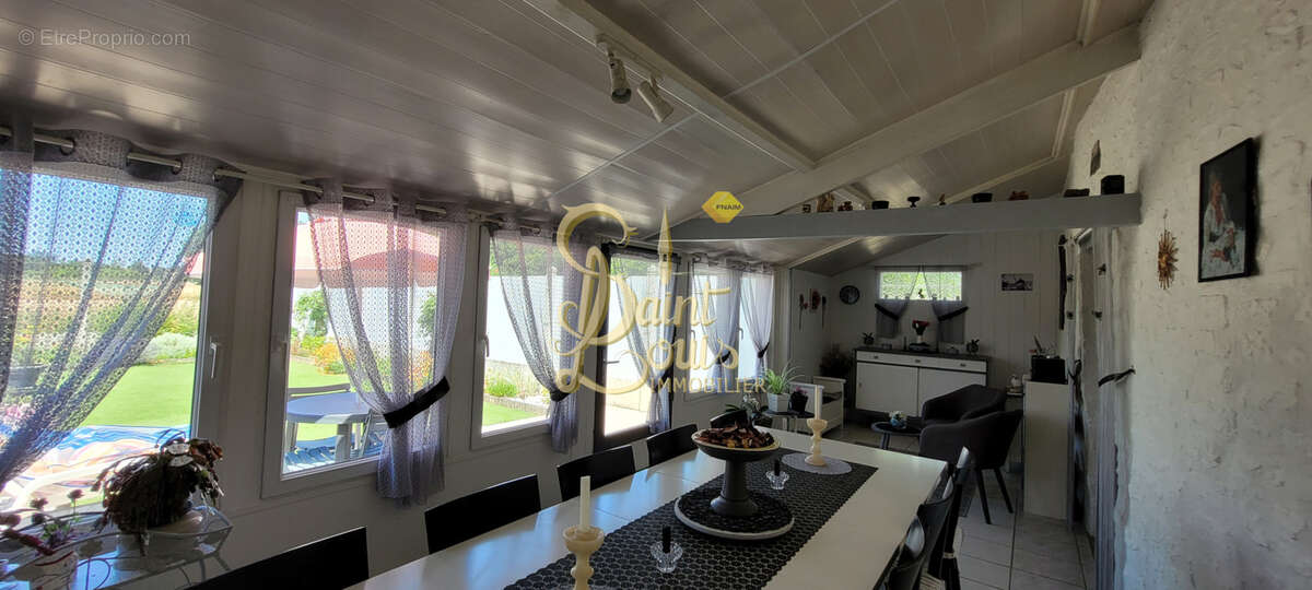 Maison à CHAMPIGNY-SUR-VEUDE