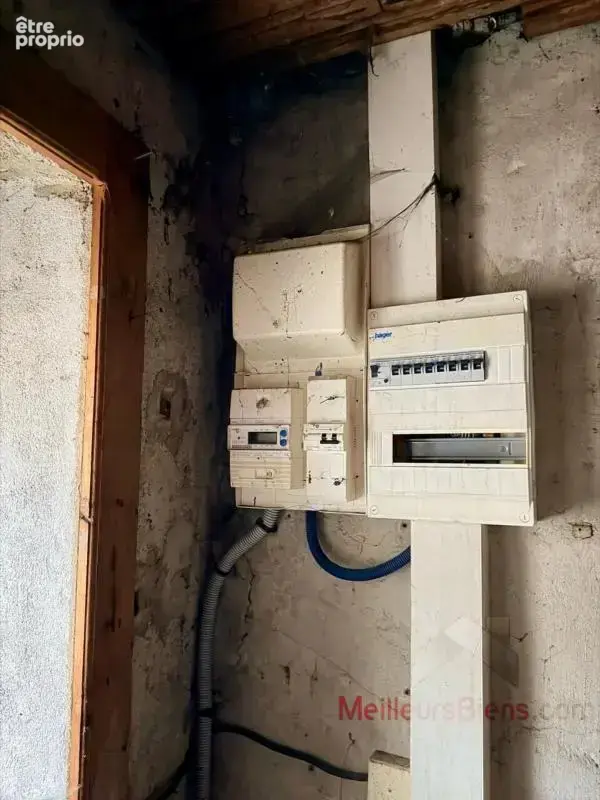 Maison de ville mitoyenne sur 3 niveaux à rénover - Spécial investisseur - Possibilité 3 logements - photo 10