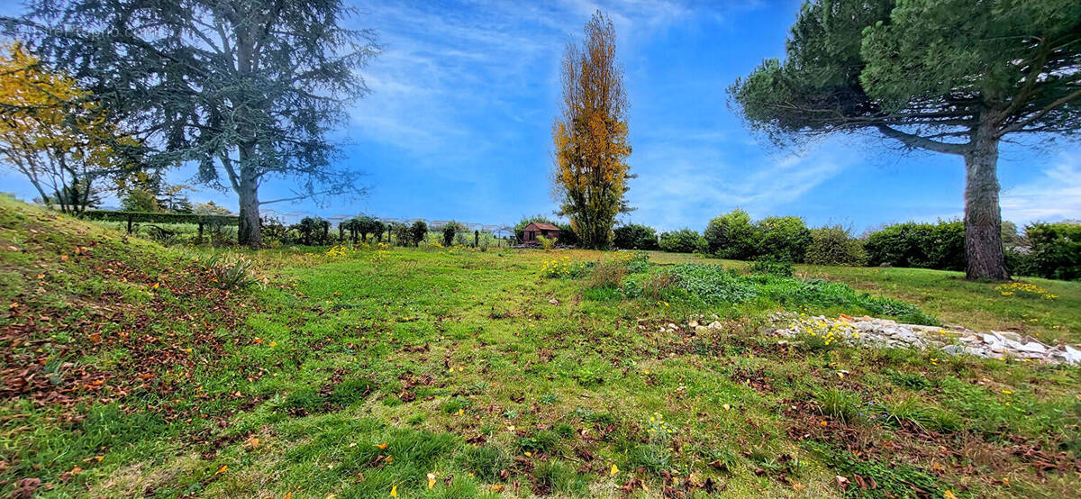 Terrain à ROUSSILLON