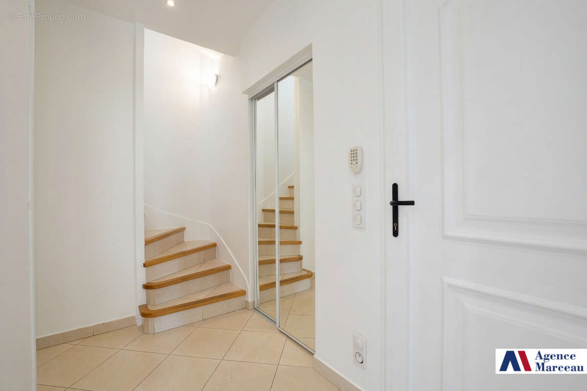 Maison à COURBEVOIE