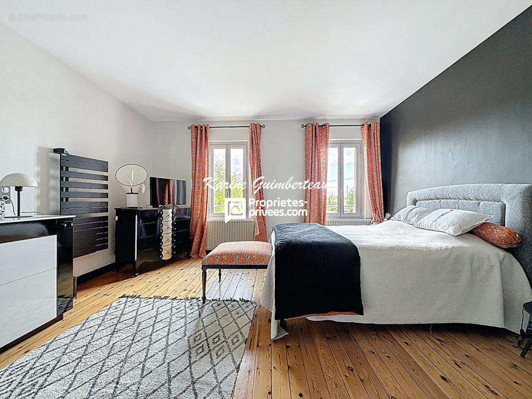 Maison à SAINT-EMILION