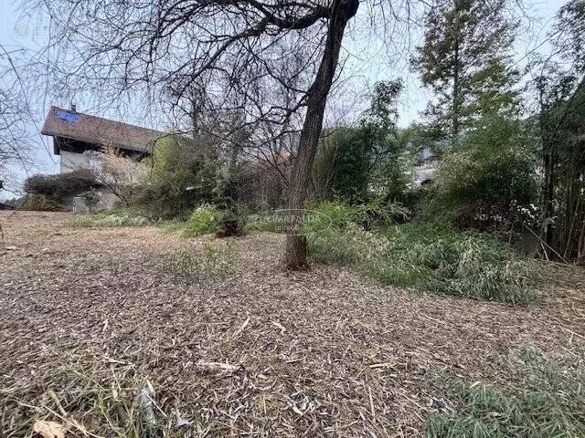 Terrain à BONNEVILLE