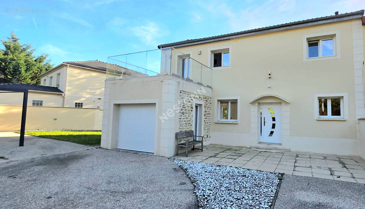 Maison à SAINT-WITZ