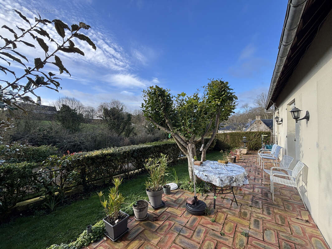 Maison à COLOMBIERS-SUR-SEULLES