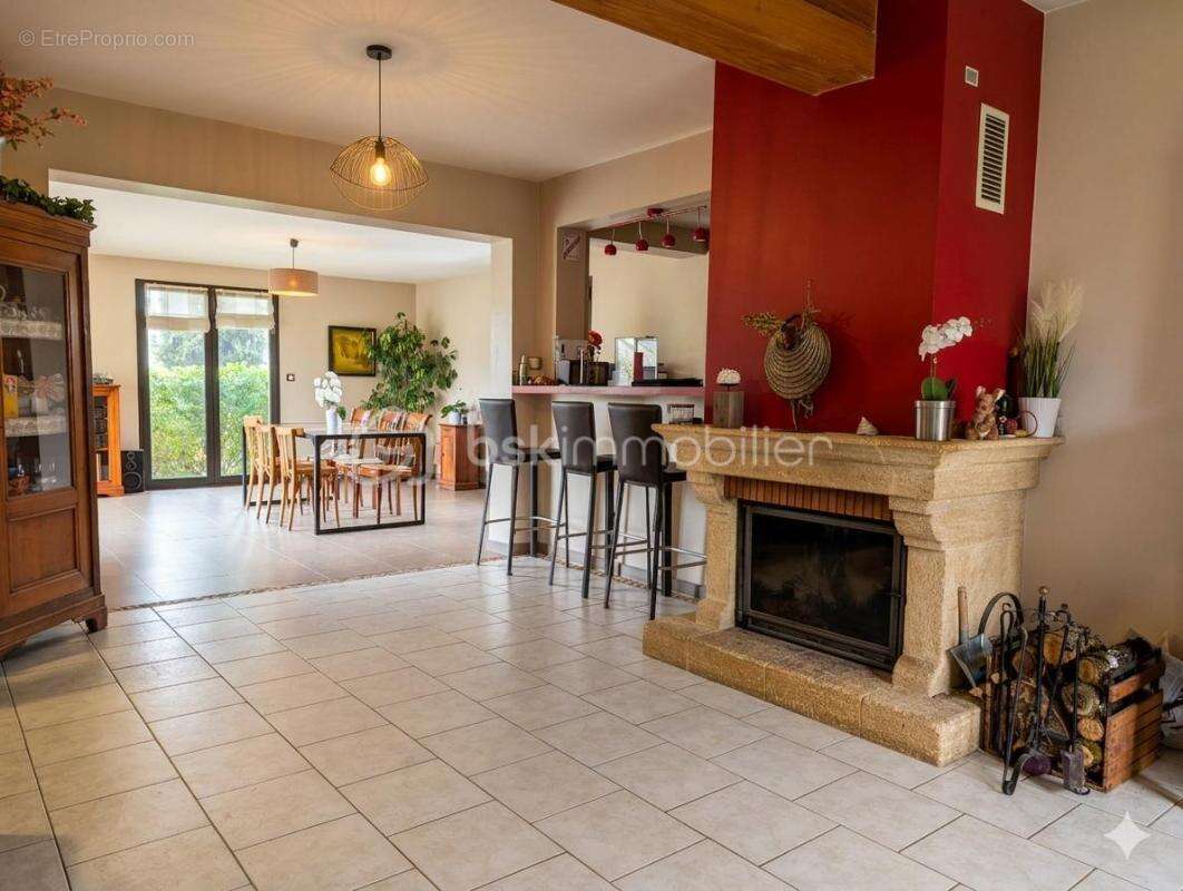 Maison à SAINT-GRATIEN