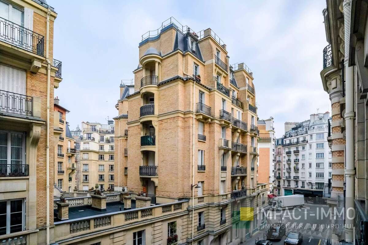 Appartement à PARIS-18E
