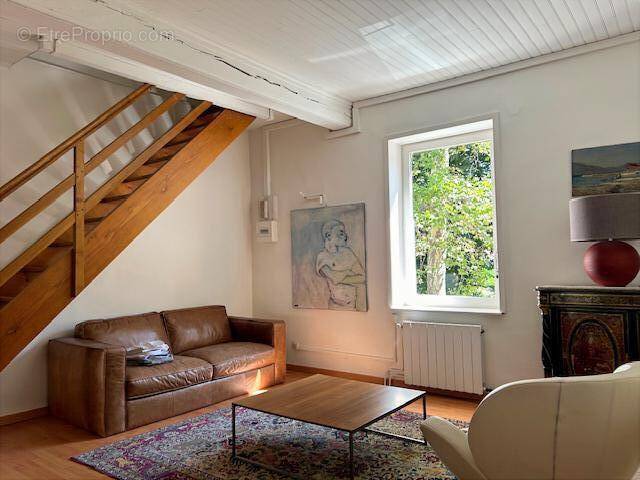   - Appartement à CHASSELAY