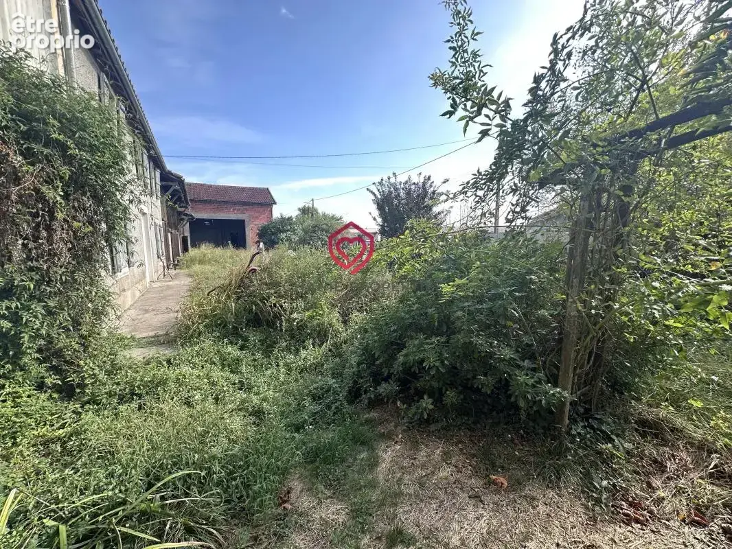 Propriété de caractère à rénover avec dépendances - photo 17