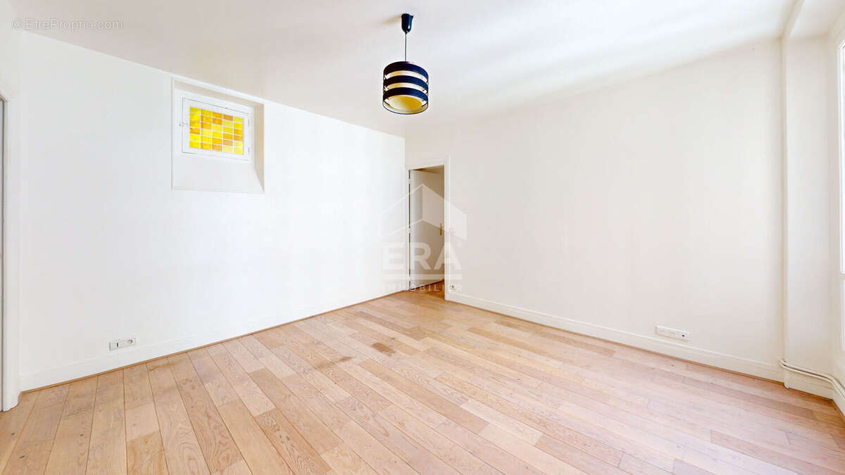Appartement à PARIS-8E
